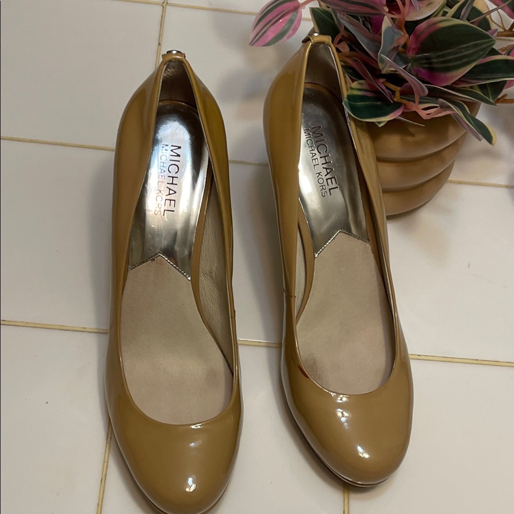 Michael Kors Women's Gold Heels